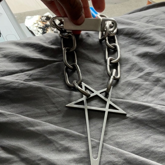Rick Owen’s Metal Pentagram Choker - Picture 2 of 12